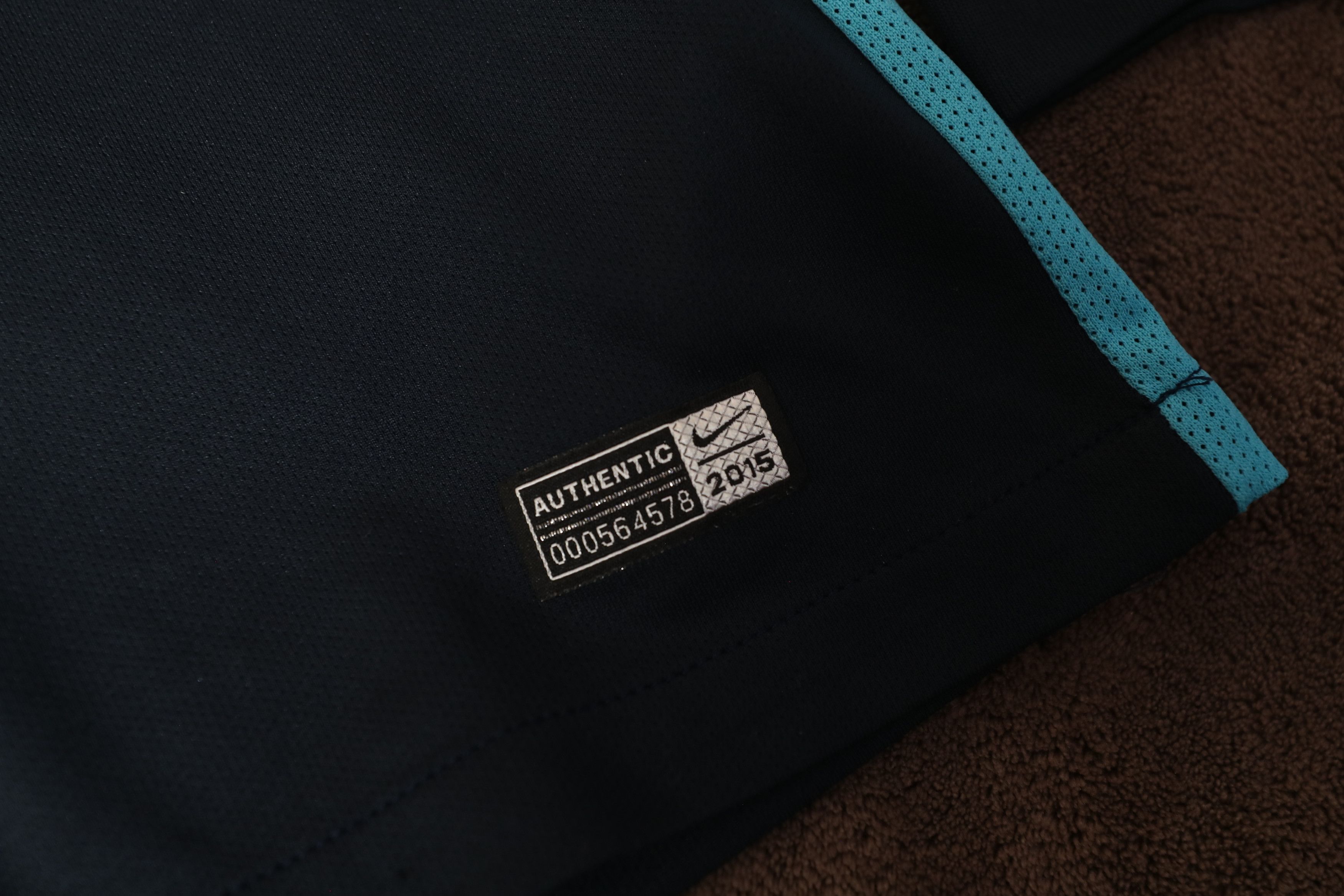 Nike Manchester City 2015-2016 Long Sleeve (L) Size US L / EU 52-54 / 3 - 5 Thumbnail