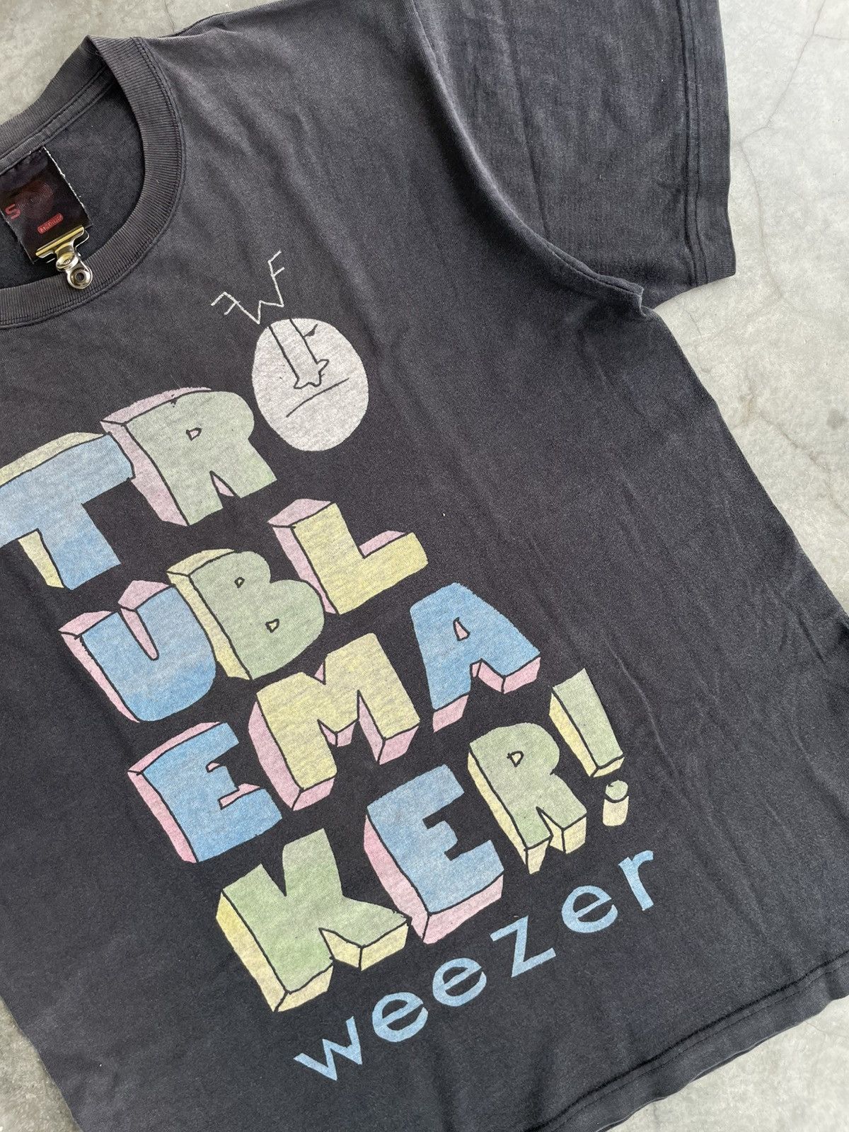 Band Tees Weezer Troublemaker Tour 2008 Naturally Faded Size US M / EU 48-50 / 2 - 4 Thumbnail