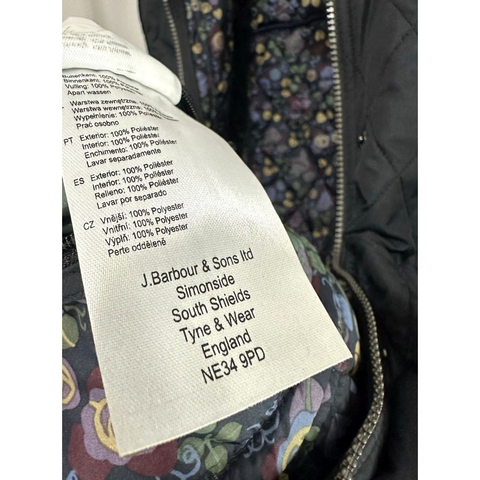 Barbour Barbour Jacket Quilted Navy Floral Lined Belted Size 12 Womens USA 12 UK 16 Ships Barbour Quilted Jacket Womens Navy Floral Belted Size 12 US 12 UK 16 Size XL / US 12-14 / IT 48-50 - 5 Thumbnail