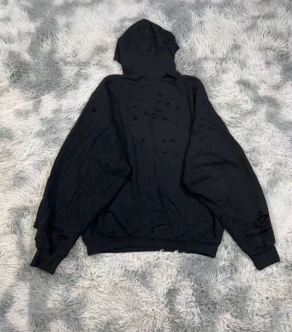 Balenciaga balenciaga Damaged hoodie 2410-Nextarrow Size US S / EU 44-46 / 1 - 3 Thumbnail