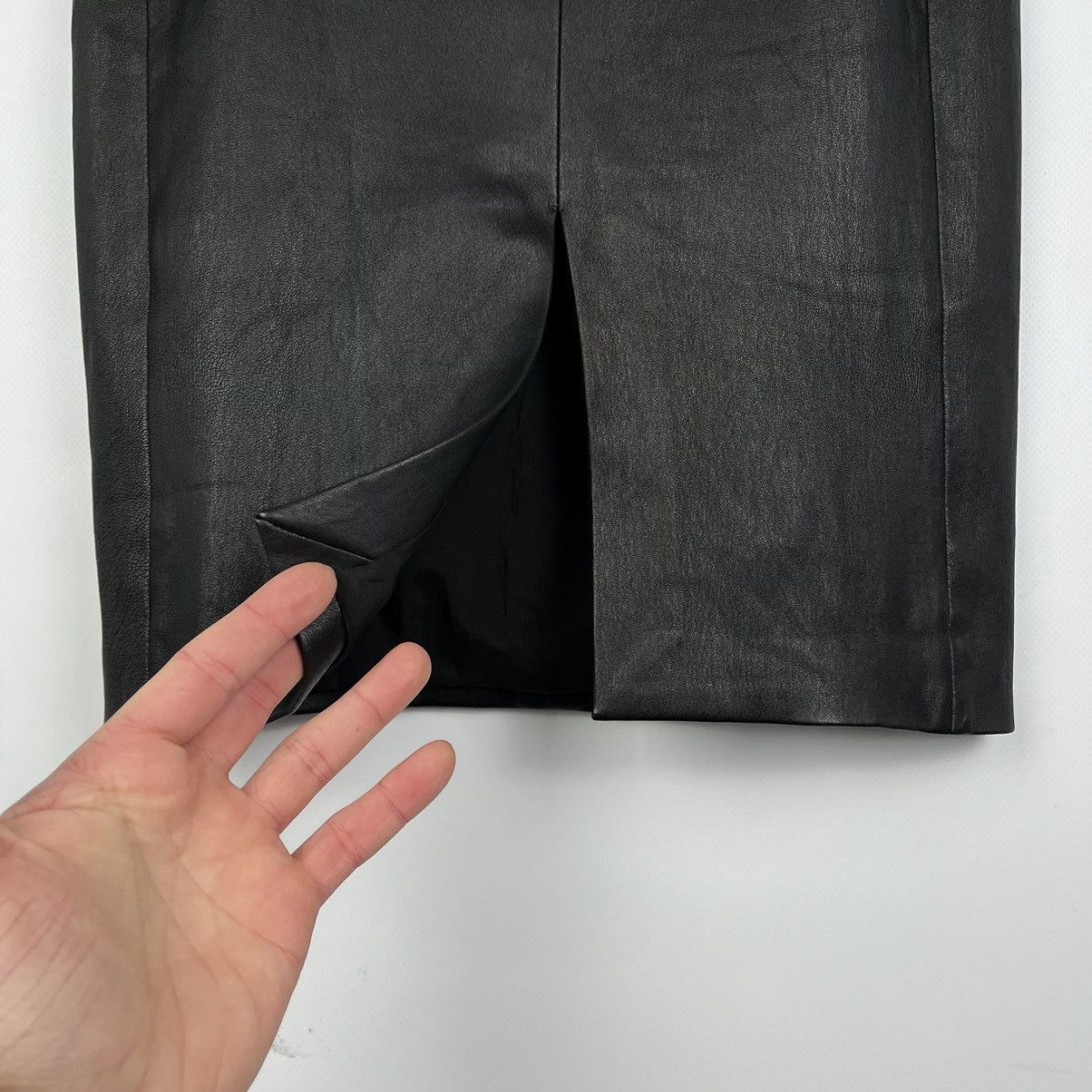 Diane von Furstenberg Ladies Diane Von Fustenberg Avant-Garde Leather Midi Skirt Size 30" / US 8 / IT 44 - 8 Thumbnail