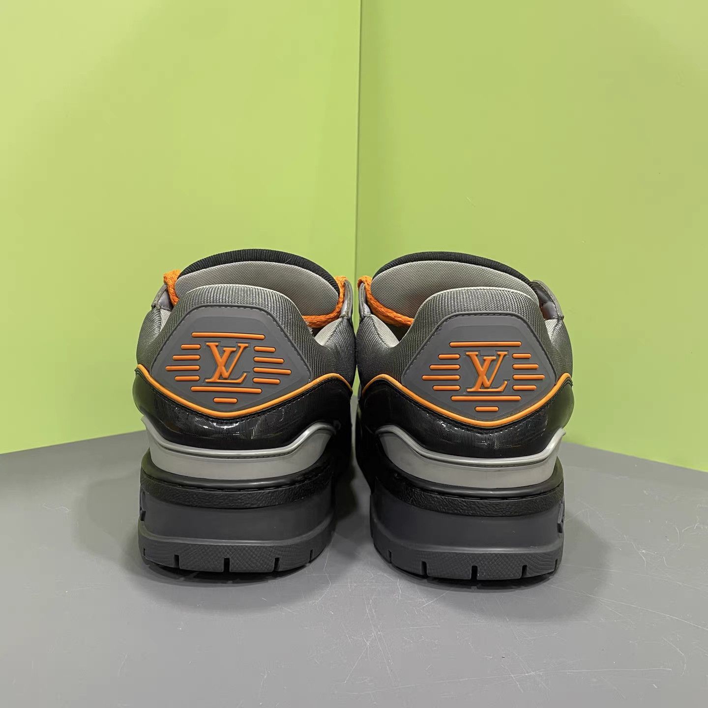 Louis Vuitton LOUIS VUITTON LV Trainer Maxi Grey & Orange K15 Size US 8 / EU 41 - 6 Thumbnail