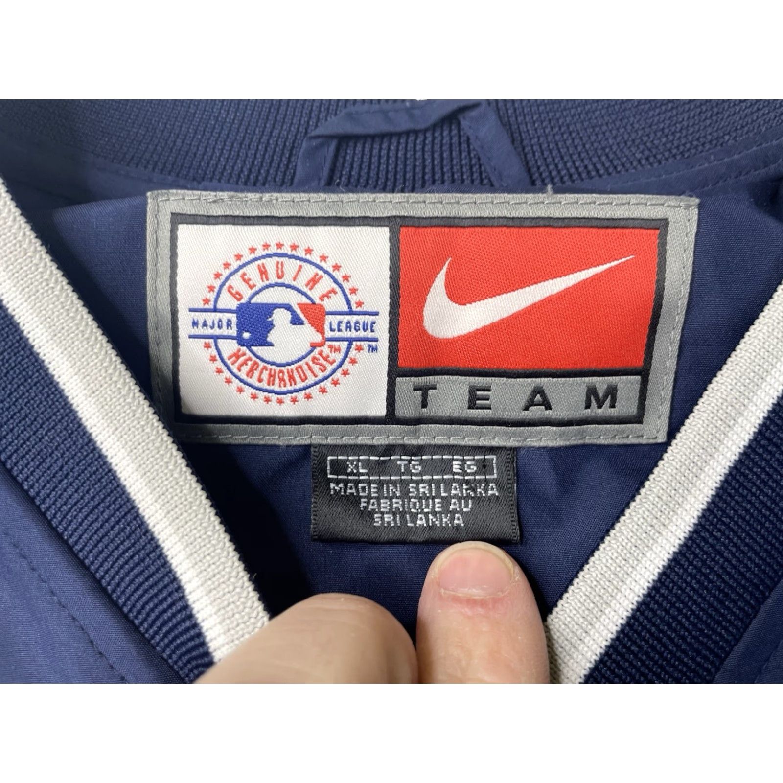 Nike VINTAGE Nike Center Swoosh Windbreaker Pullover Jacket XL Blue Men Regular Size Embroidered Logo 90s Sports Lightweight All Seasons Size US XL / EU 56 / 4 - 2 Thumbnail