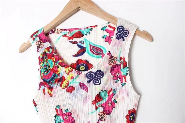 Other Issey Miyake size:3 Pink lion dance patterned pleated vest Size XS / US 0-2 / IT 36-38 - 2 Thumbnail