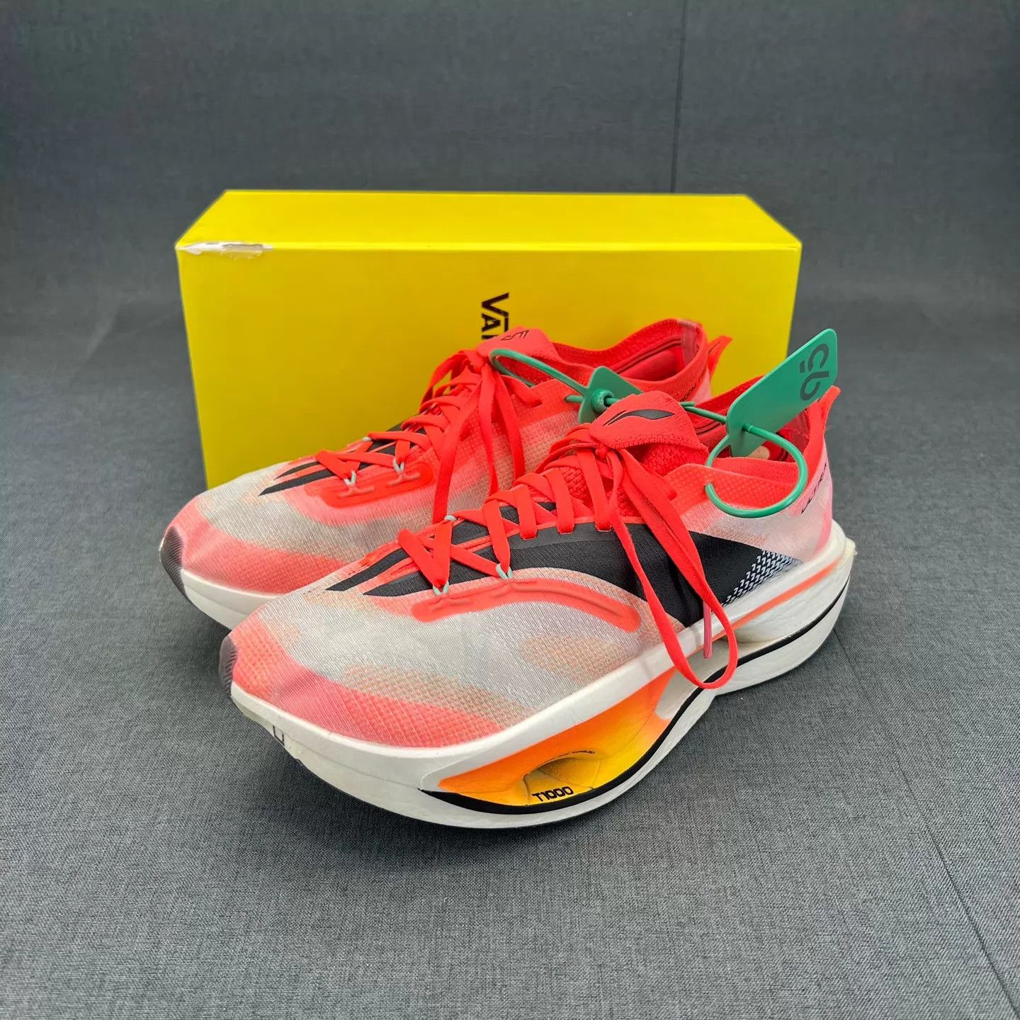 Li-Ning LI-NING Feidian 5 Ultra Fluorescent Red Size 42 Size US 9 / EU 42 - 1 Thumbnail