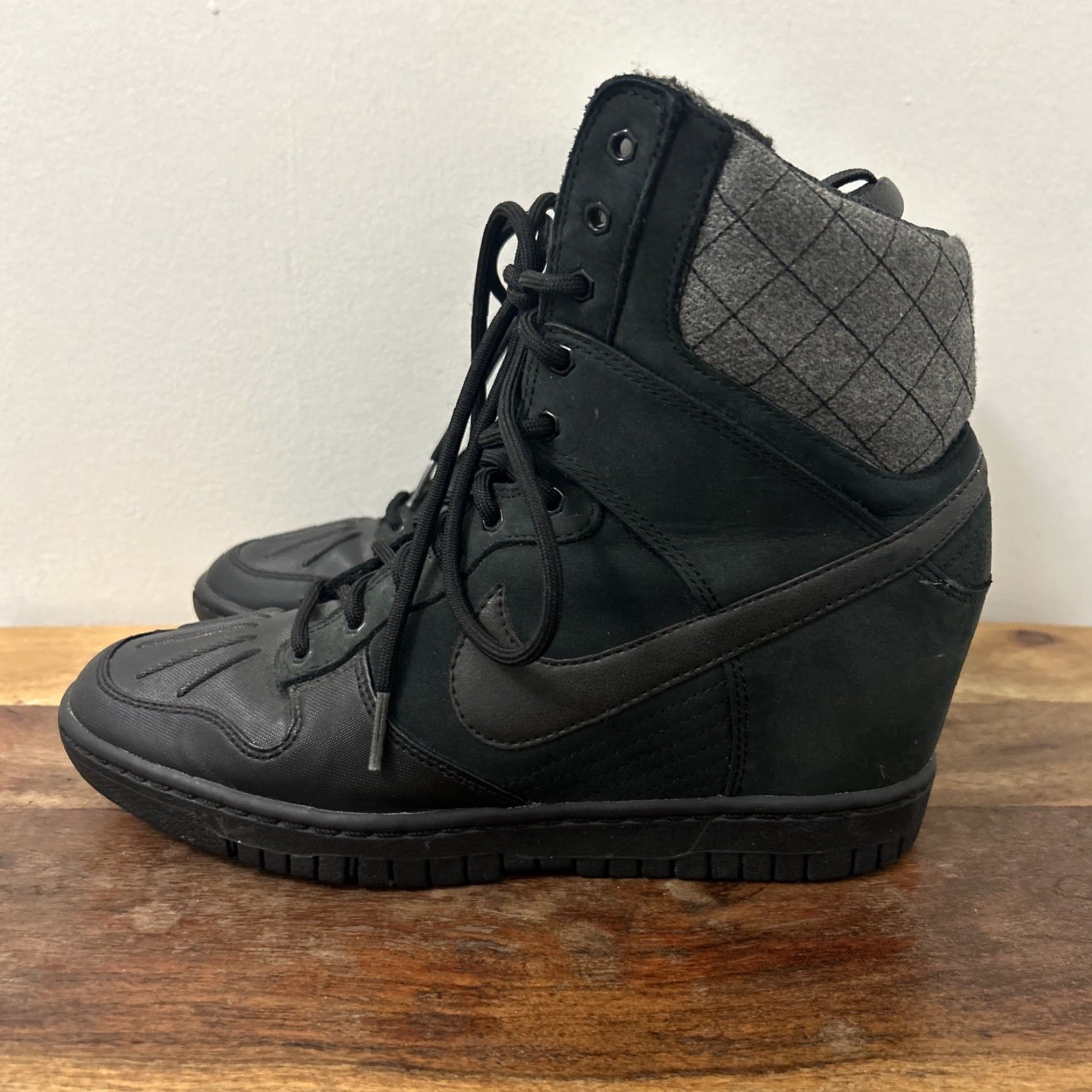 Nike Nike Dunk Sky High SneakerBoot Womens 9 Black Winter Boots 2014 Nike Dunk 684954-002 Sneaker High Top Boots Womens Mens Girls Size US 7 / IT 37 - 5 Thumbnail