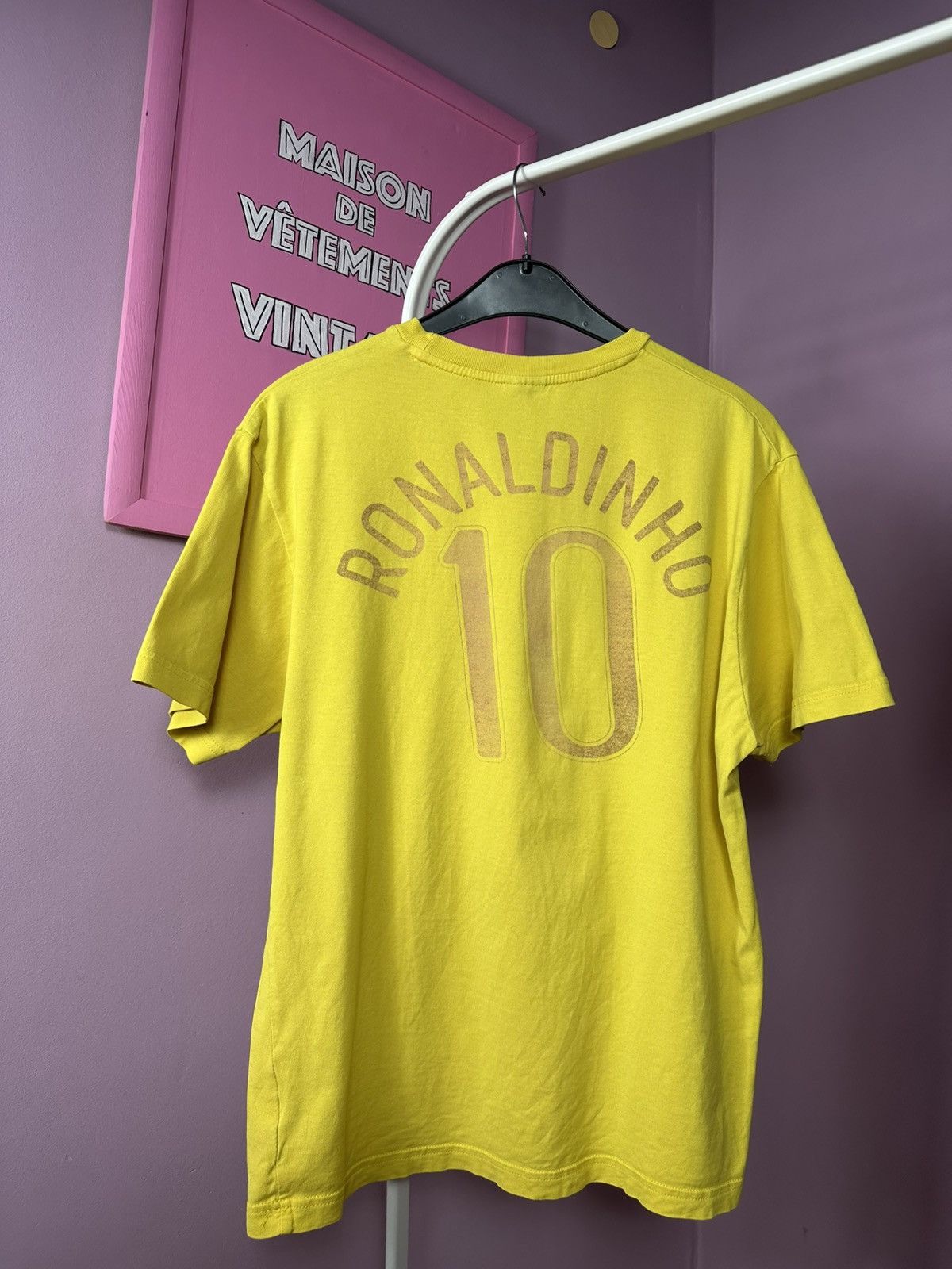 Nike Vintage Nike Brasil Football Ronaldinho 10 T-Shirt Soccer Size US L / EU 52-54 / 3 - 14 Thumbnail