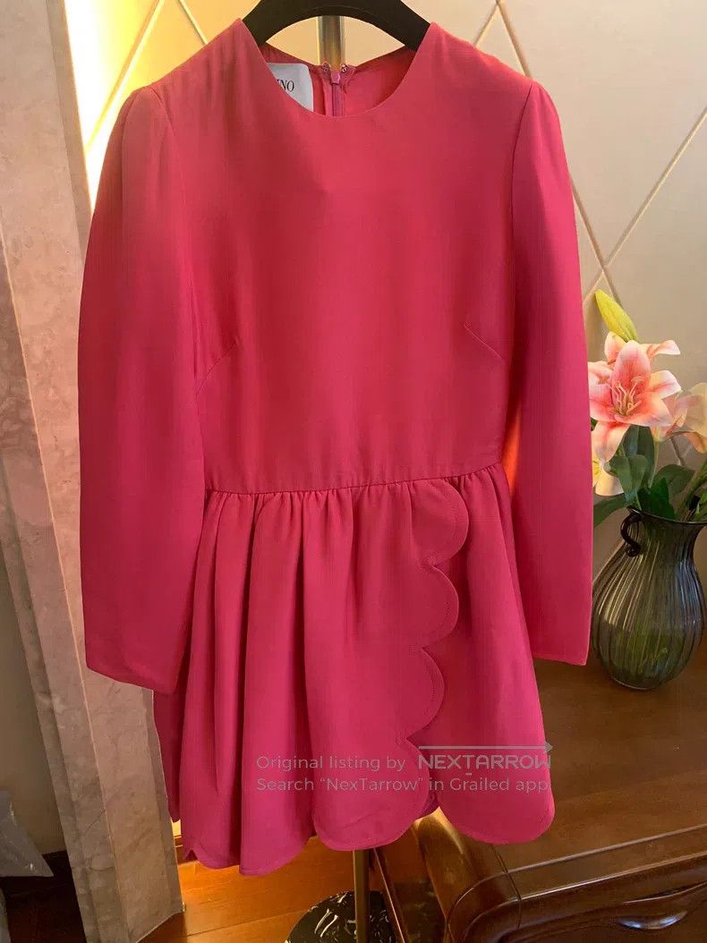 Valentino Valentino dress Size S / US 4 / IT 40 - 1 Thumbnail