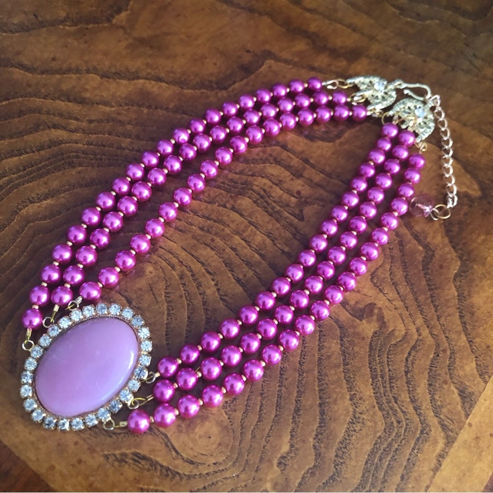 Handmade Handcrafted repurpose triple strand fuchsia Pearl necklace Size ONE SIZE - 8 Thumbnail