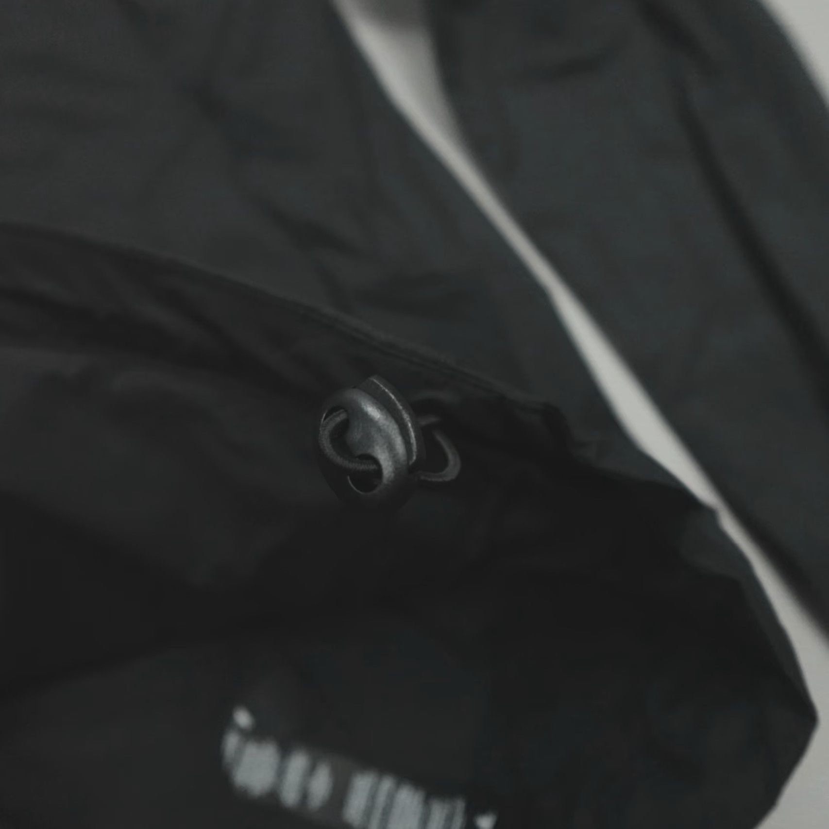 Vintage TYR Hydrosphere Atlas Windbreaker Jacket Women’s Size L Black Ventilated Zip Hooded Full Zip Lightweight Stretch Activewear Jacket Size L / US 10 / IT 46 - 5 Thumbnail