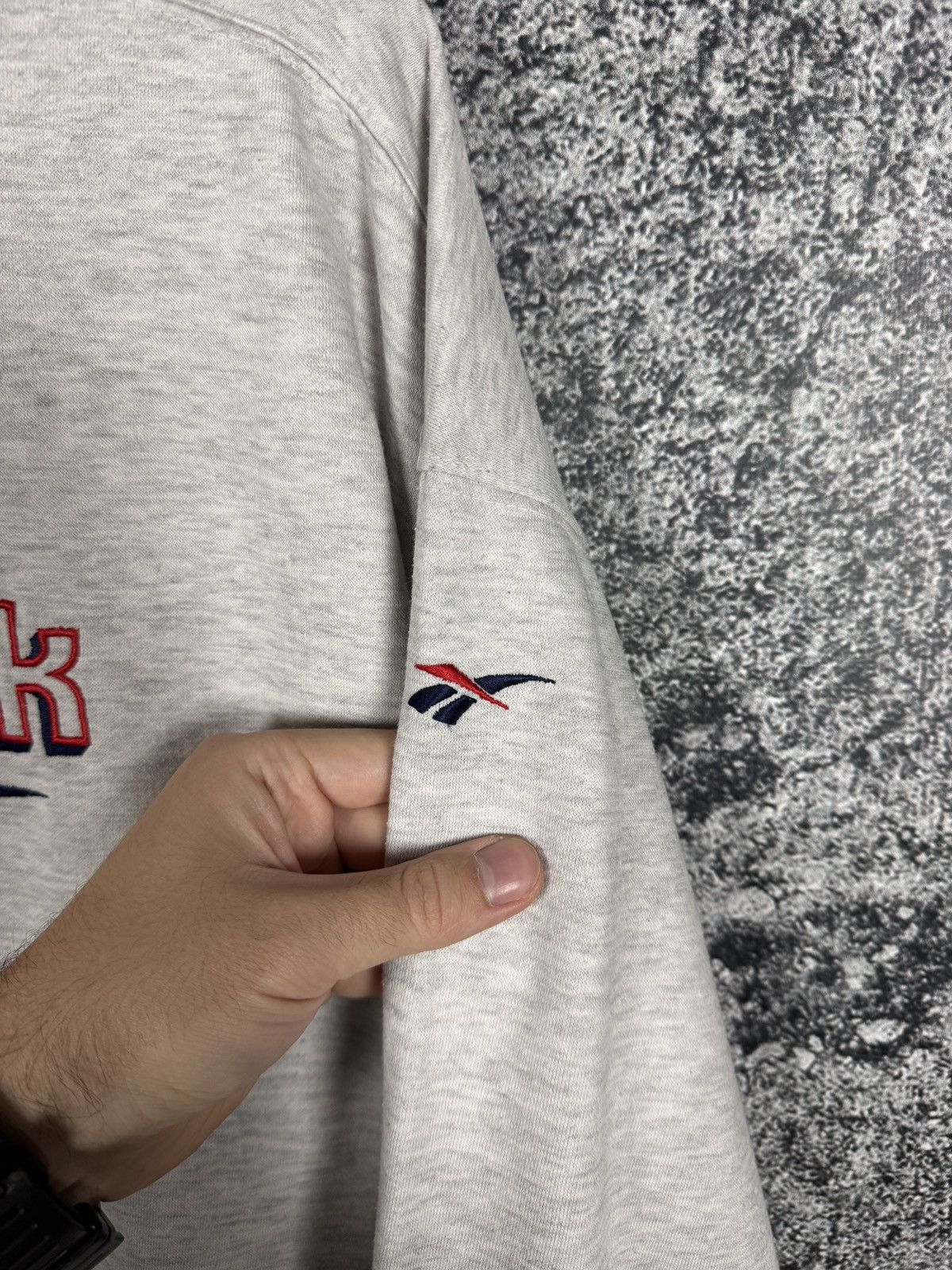Reebok Reebok Vintage 90s Gray Sweatshirt Pullover Big Logo Size L Size US L / EU 52-54 / 3 - 7 Thumbnail