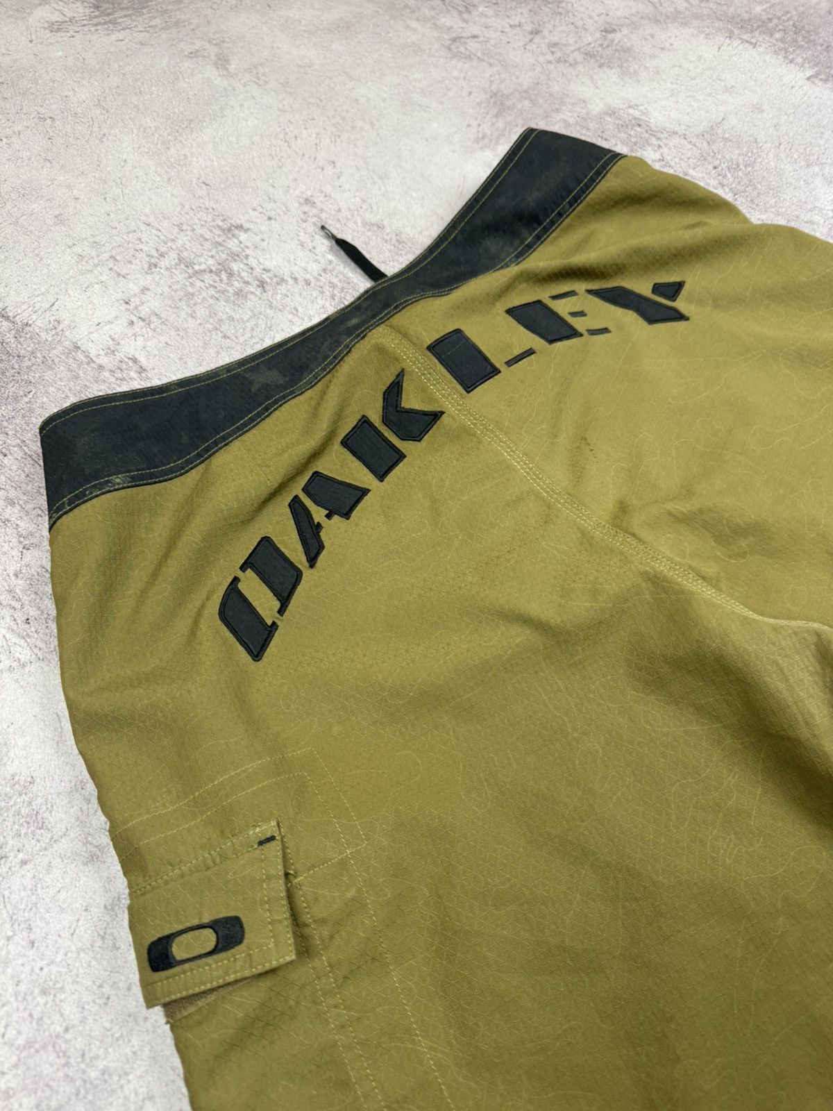 Oakley Vintage Oakley Shorts Big Logo Swimwear Surfing Style Y2K Size US 34 / EU 50 - 3 Thumbnail