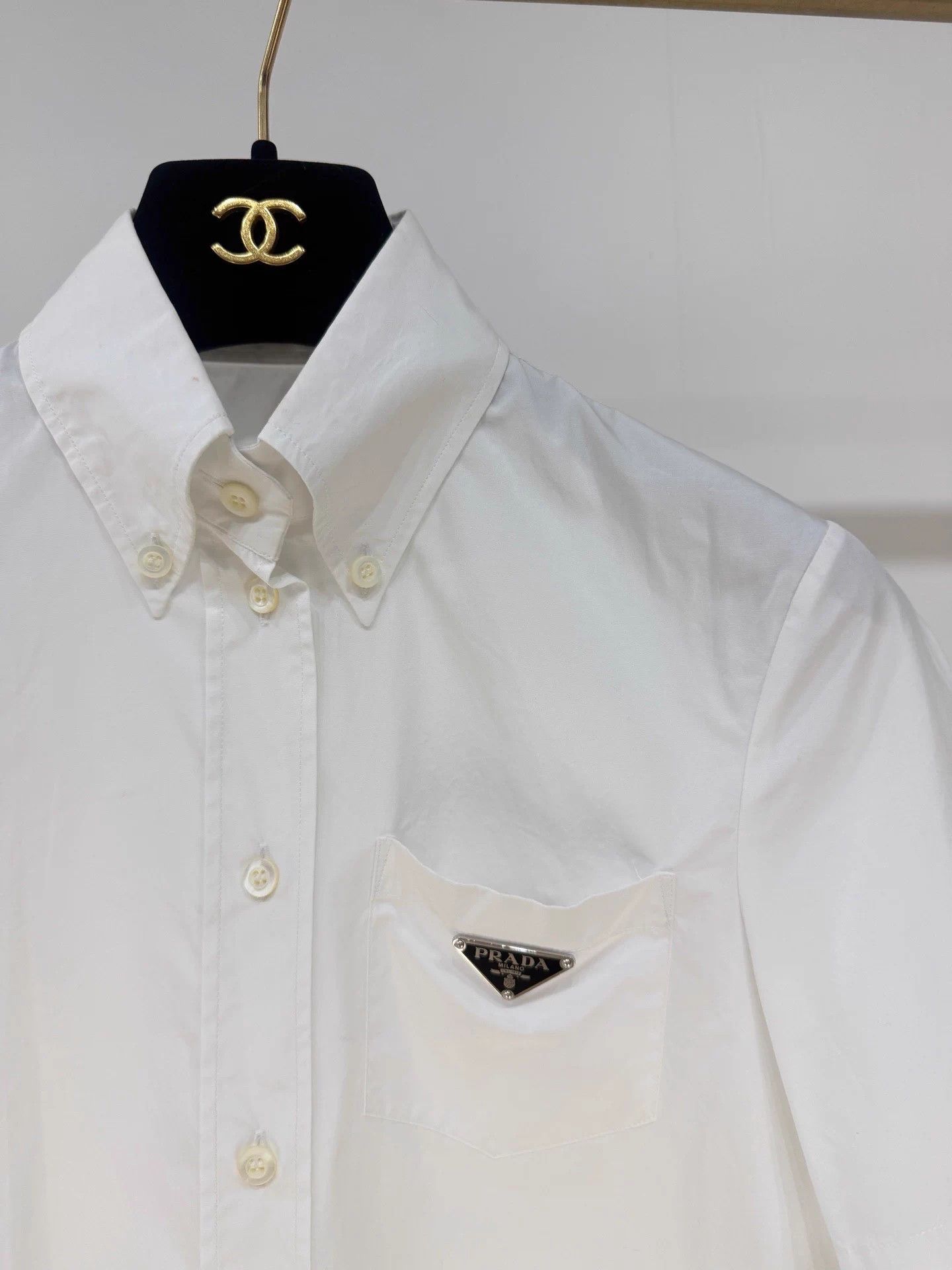 Prada Prada Classic Poplin Triangle Logo Pocket Cropped Shirt 36 Size XS / US 0-2 / IT 36-38 - 2 Thumbnail