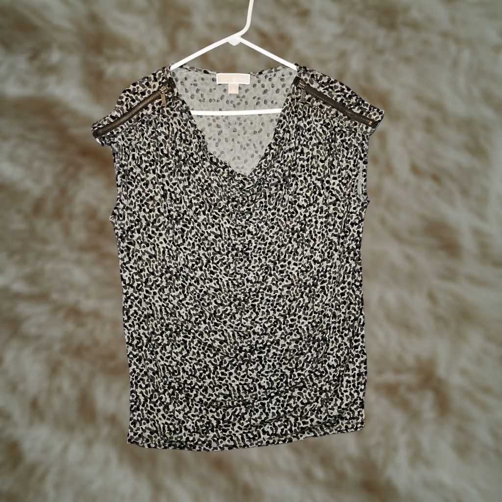 Michael Kors VINTAGE Michael Kors Top Women's L Sleeveless Camo Cheetah Stretch Scoop Neck Preppy Size L / US 10 / IT 46 - 1 Thumbnail