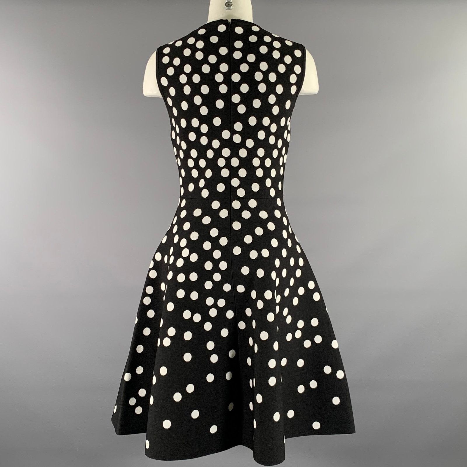 Carolina Herrera CAROLINA HERRERA M Black White Polka Dot Cocktail Dress Size M / US 6-8 / IT 42-44 - 4 Thumbnail