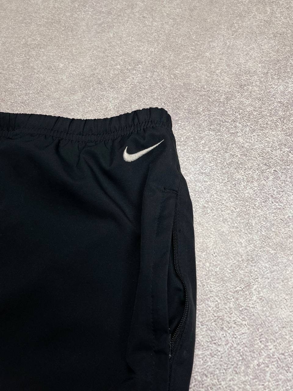 Nike × Vintage Vinatage Nike Swoosh Baggy Nylon Trackpants Y2K S Size US 31 - 5 Thumbnail