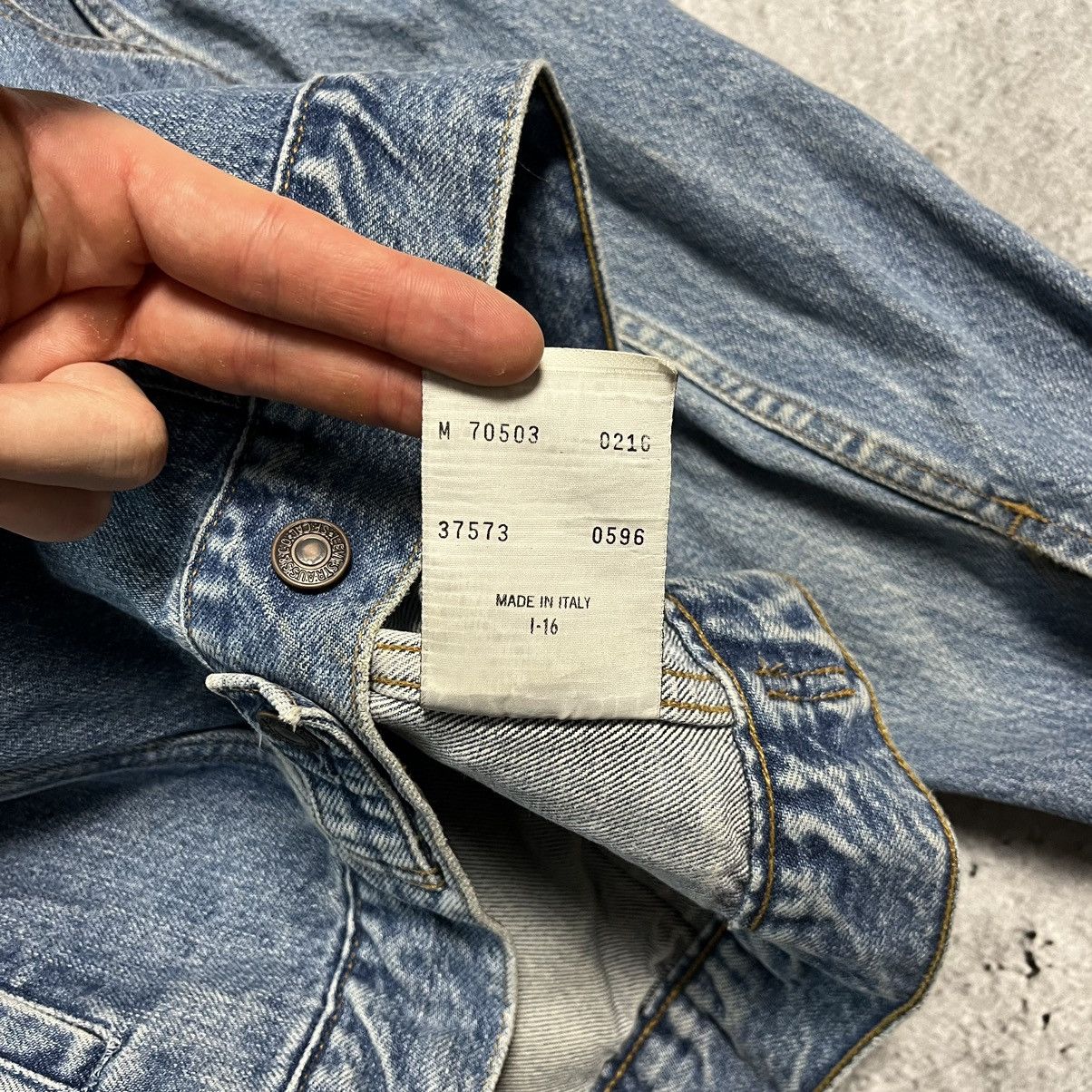 Levi's × Levi's Vintage Clothing × Vintage Levis trucker jacket vintage M 90s made in italy washed Size US M / EU 48-50 / 2 - 7 Thumbnail