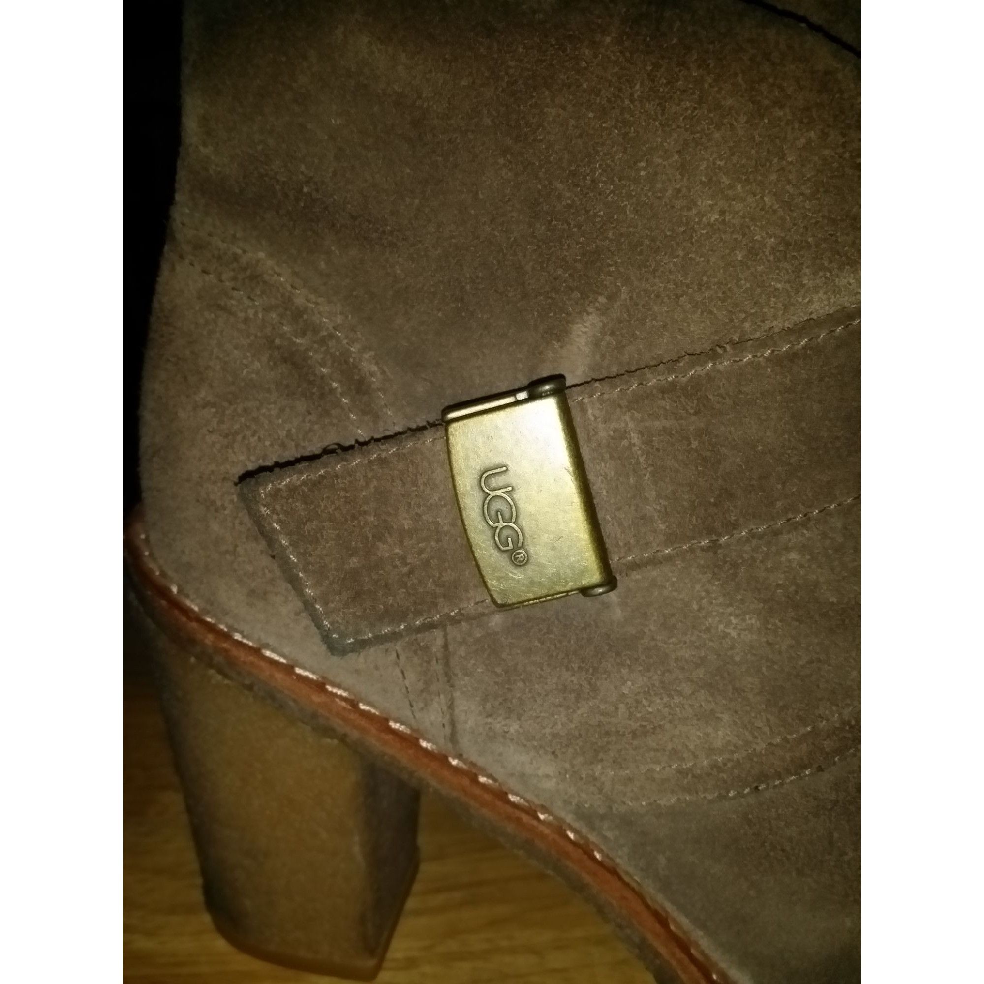 Ugg UGG Australia Crepe Boots Women Sz 9 Block Heel Suede Buckle Size US 9 / IT 39 - 4 Thumbnail