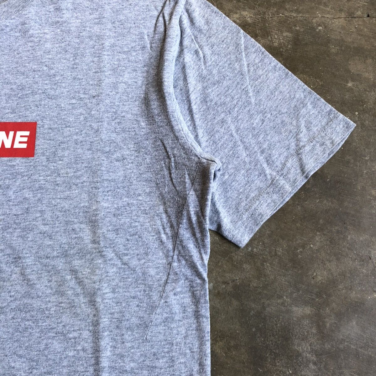 Number (N)ine Vintage Number (N)ine Spell Out Box Logo T-shirt Grey Size US L / EU 52-54 / 3 - 5 Thumbnail