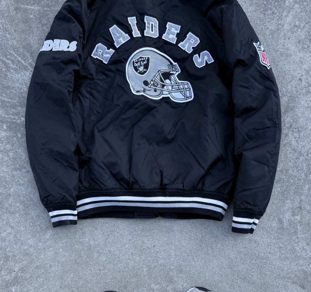 Other Vintage NFL Raiders Y2K avantgarde streetwear band bomber Size US XS / EU 42 / 0 - 7 Thumbnail
