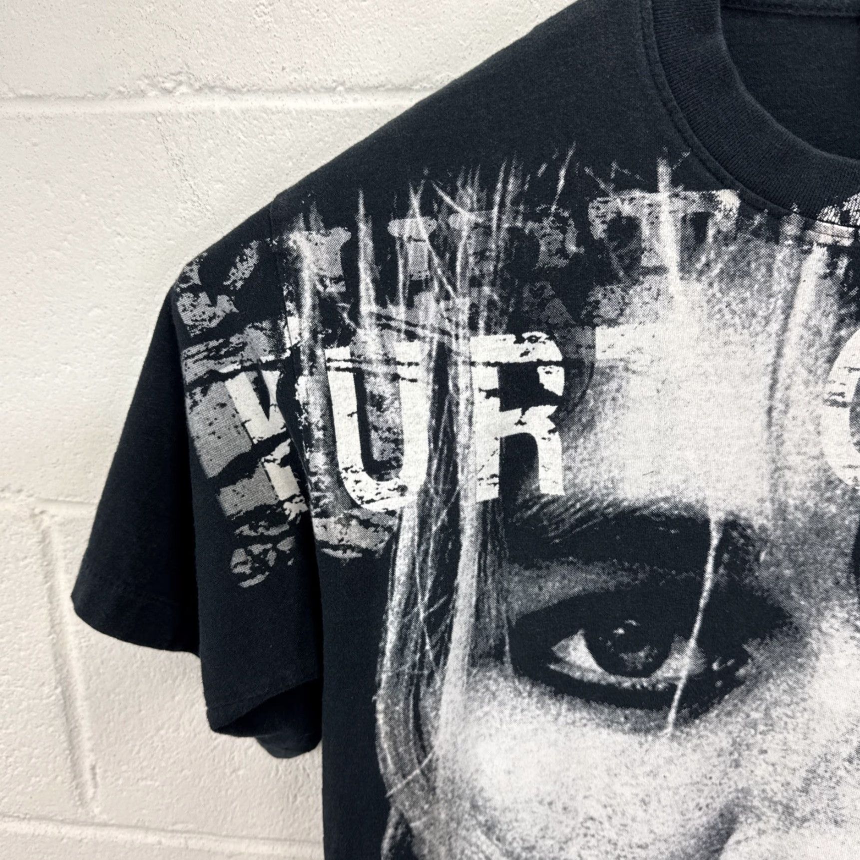 Vintage VINTAGE Kurt Cobain Nirvana Rock Eagle AOP T-Shirt Adult Large Black 90s Grunge Mens Size US L / EU 52-54 / 3 - 5 Thumbnail