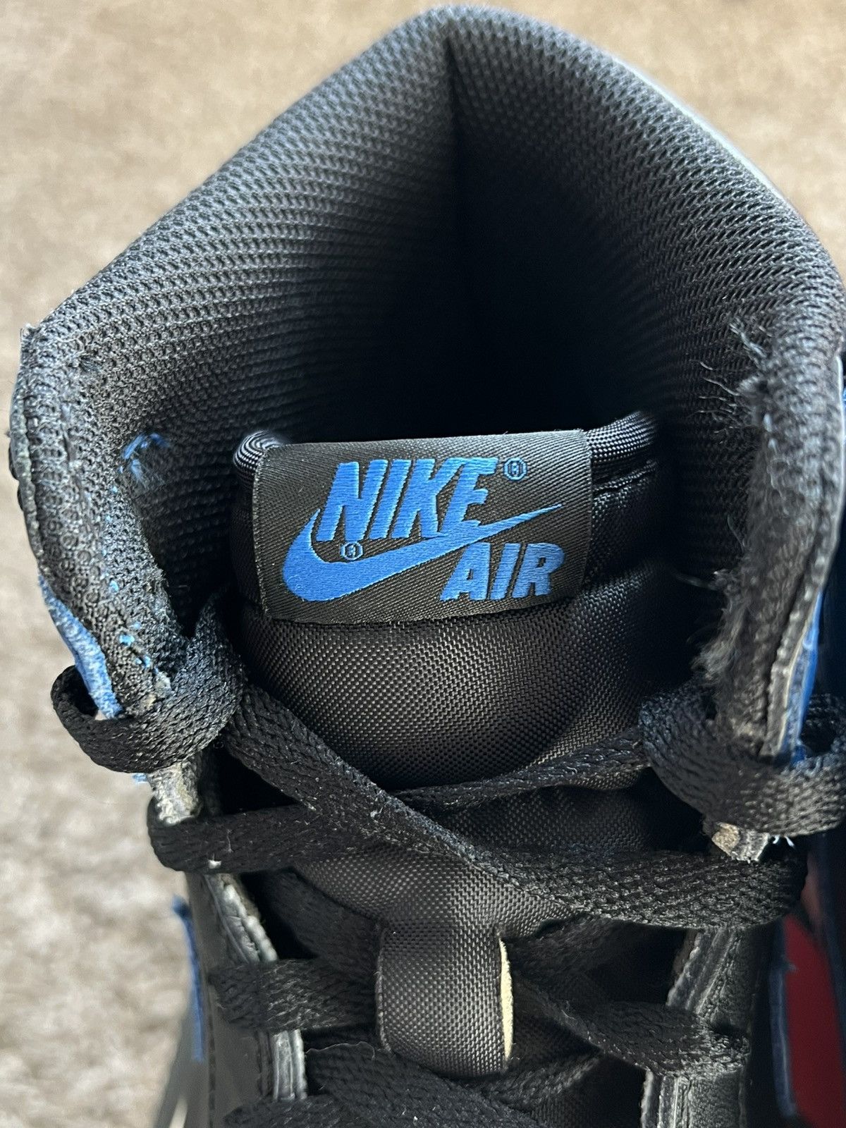 Jordan Brand Sz 10.5 Jordan 1 Retro OG High Royal 2017 555088-007 Size US 10.5 / EU 43-44 - 7 Thumbnail