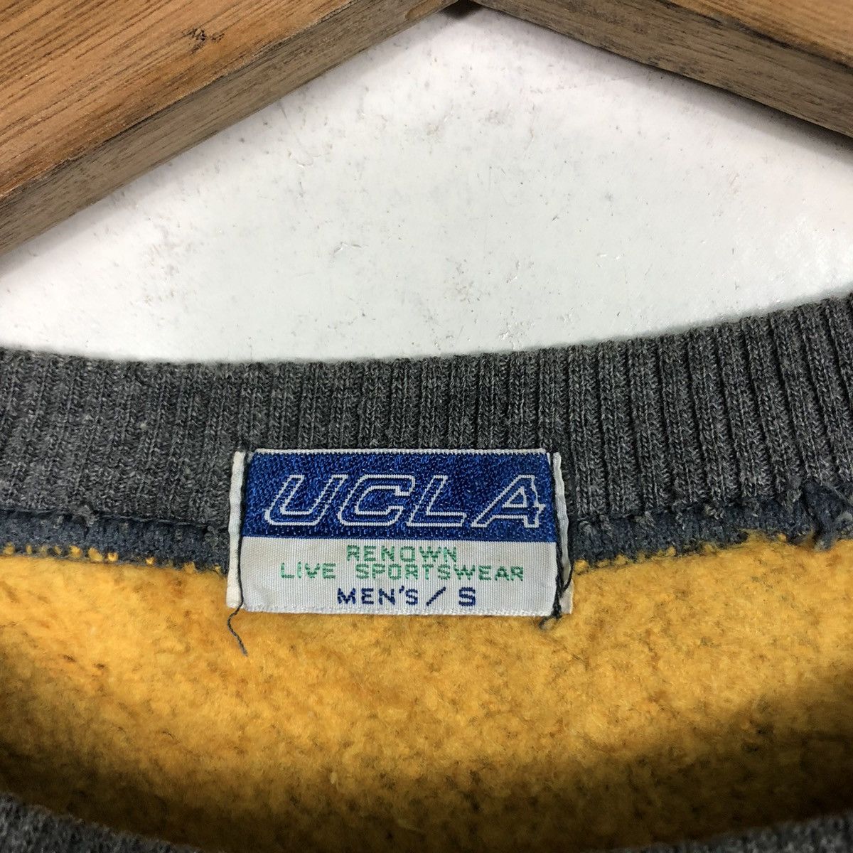 Japanese Brand 📌Vintage Sweatshirt UCLA Big Logo Design Size US S / EU 44-46 / 1 - 14 Thumbnail