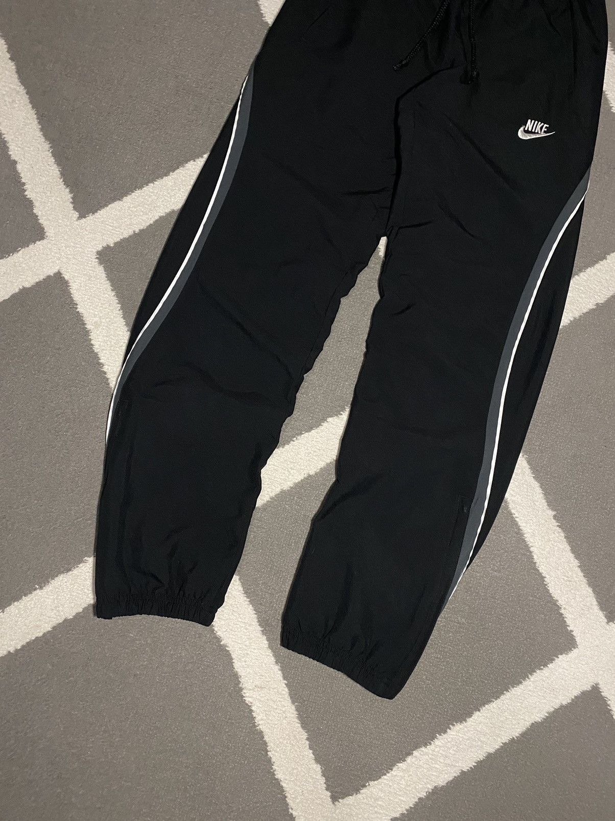 Nike × Vintage Vintage 00’s Y2K Nike Swoosh Parachute Sweatpants Size 26" / US 2 / IT 38 - 5 Thumbnail