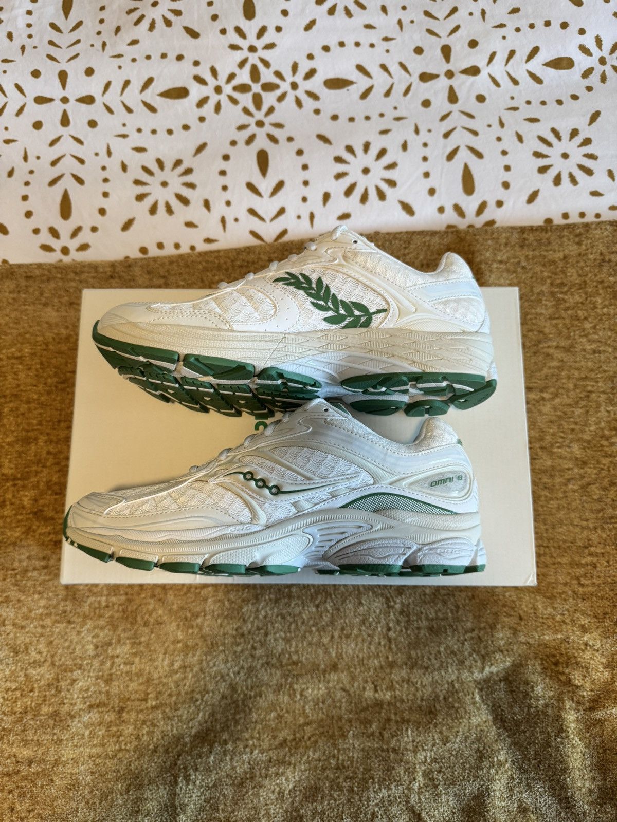 Saucony DEADSTOCK! END x Saucony ProGrid Omni 9 'World Peace Day' Size US 8 / EU 41 - 1 Thumbnail