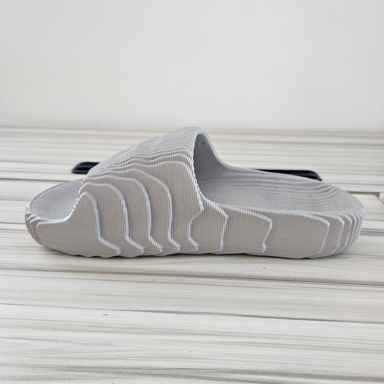 Adidas Adidas Originals Adilette 22 Men's Slide Sandals Gray Size 6 Size US 6 / EU 39 - 3 Thumbnail