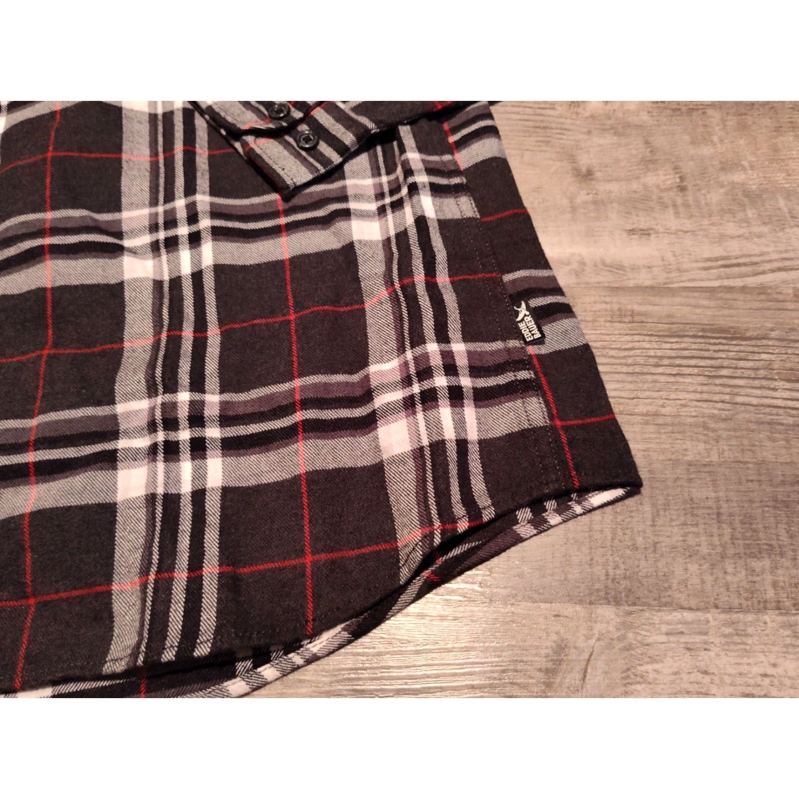 Eddie Bauer Eddie Bauer Men's Flannel Button-Up Shirt Classic Fit Plaid Charcoal L Size US L / EU 52-54 / 3 - 2 Thumbnail