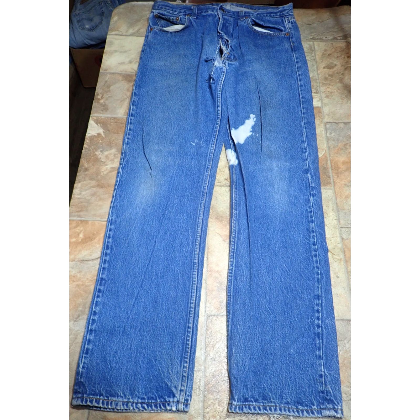 Levi's VINTAGE Levi's 501 Jeans Men Adults Medium Blue 80s 90s Distressed Button Fly 35x32.5 Size US 36 / EU 52 - 5 Thumbnail