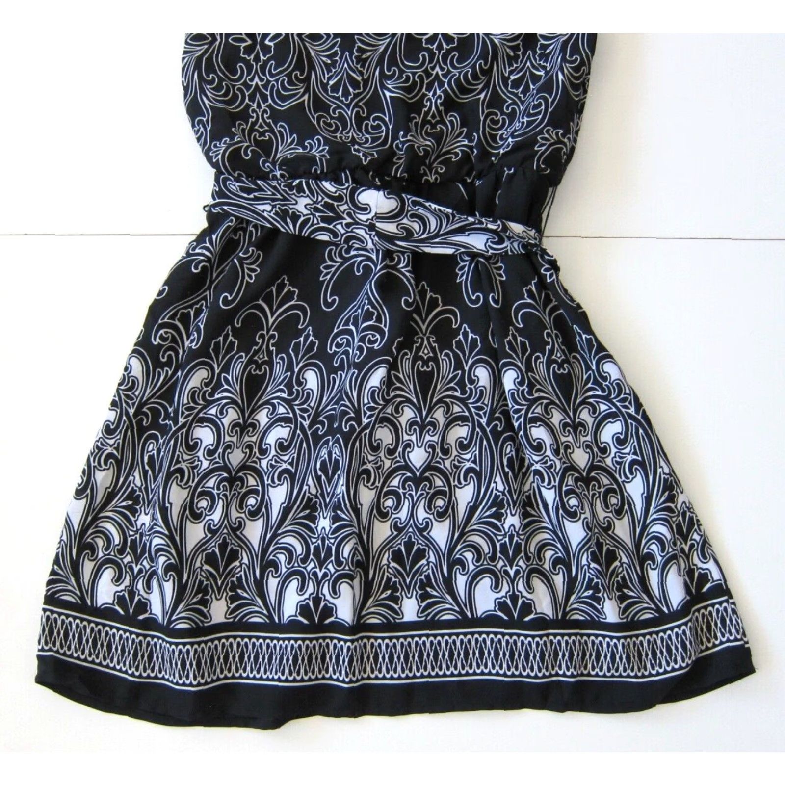Vintage VINTAGE Bisou Bisou Black White Floral Sleeveless High Neck Empire Waist Sun Dress 2 Size XS / US 0-2 / IT 36-38 - 6 Thumbnail