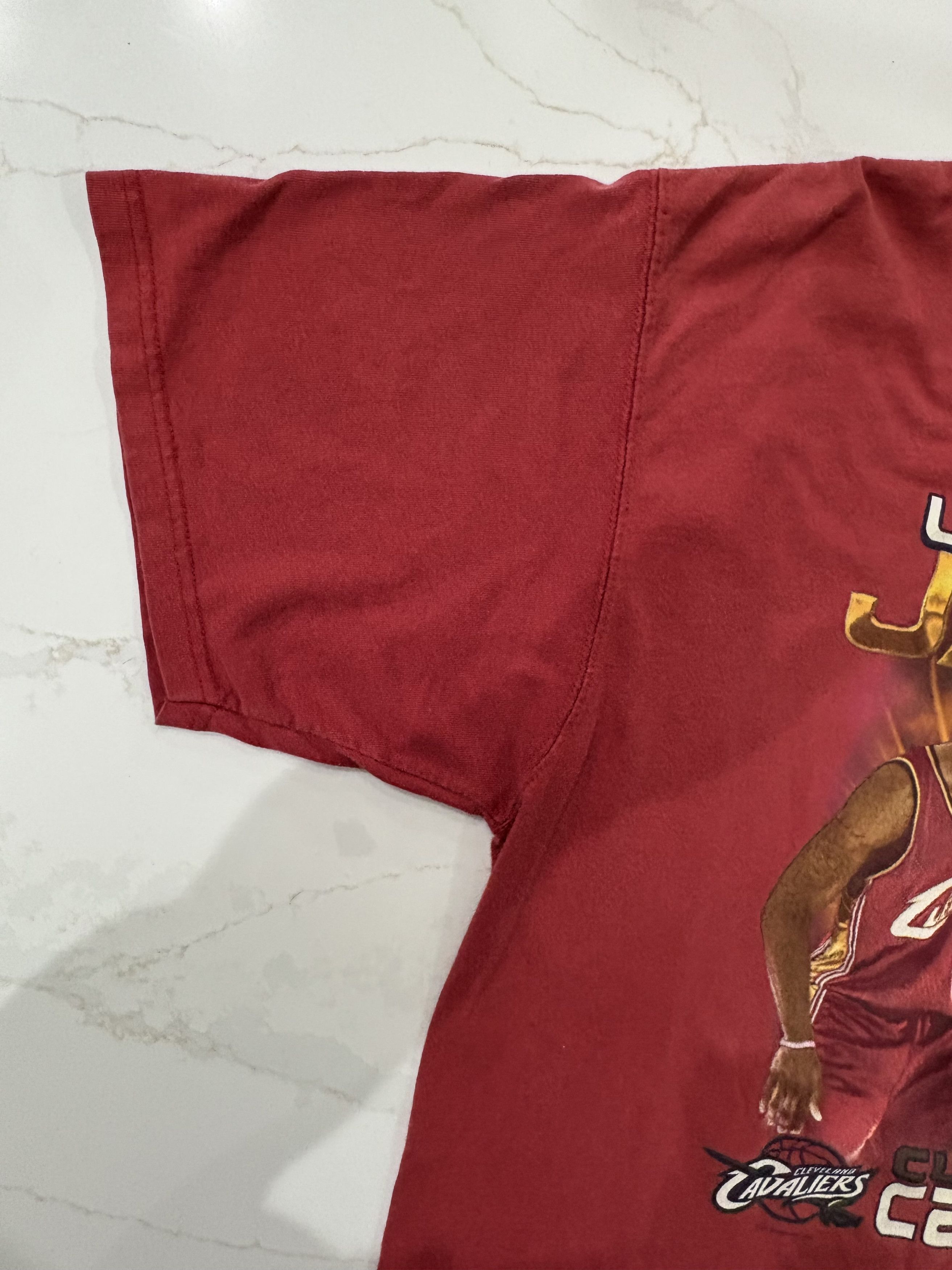 NBA Rare Vintage LeBron James Rookie Tee Cavs NBA Sports XL Size US XL / EU 56 / 4 - 10 Thumbnail