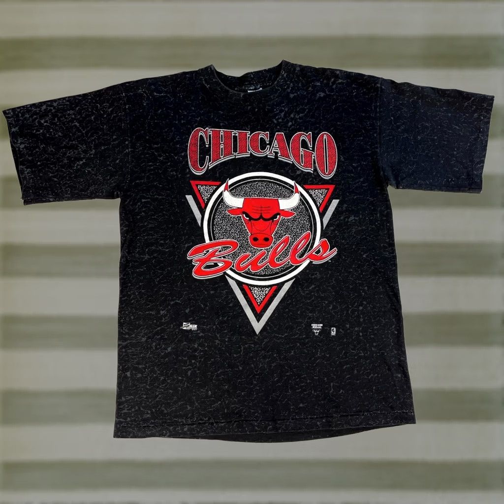 Salem Sportswear VINTAGE Chicago Bulls Salem Sportswear T-Shirt Marble Short Sleeve Men L Black 90s Basketball Shirt Size US L / EU 52-54 / 3 - 1 Thumbnail