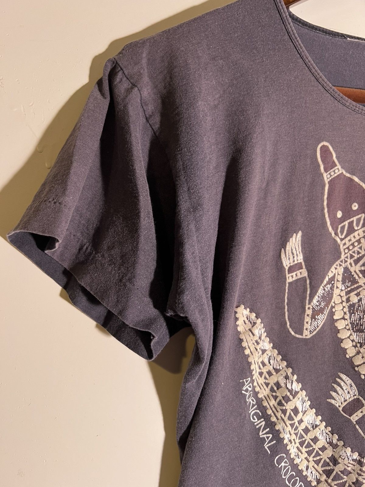 Vintage 90's 2000's Y2K Vintage Crocodile Australia Art Retro Shirt Size US M / EU 48-50 / 2 - 7 Thumbnail