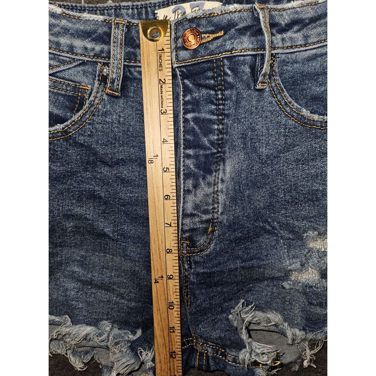 Vintage VINTAGE We The Free Cut Off Shorts Women's 27 Button Fly Distressed Preppy Size 27" / US 4 / IT 40 - 4 Thumbnail