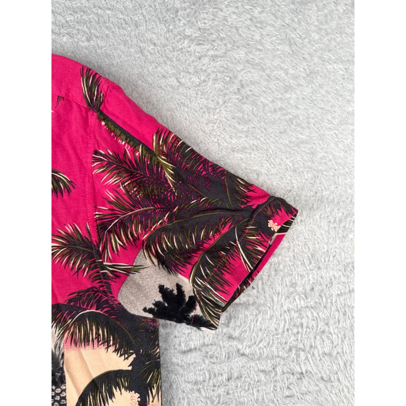 Vintage Vintage Original Use Men’s Pink Floral Hawaiian Shirt S Casual Summer 100% Rayon Size US S / EU 44-46 / 1 - 2 Thumbnail