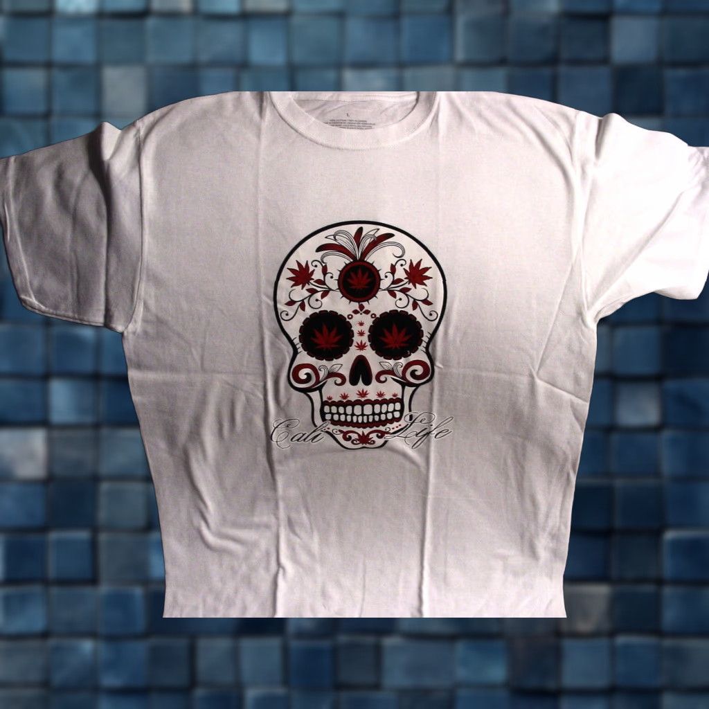 Vintage VINTAGE Cali Life T-Shirt Men Large White Skull Marijuana Leaf Graphic Tee 90s Size US L / EU 52-54 / 3 - 1 Thumbnail