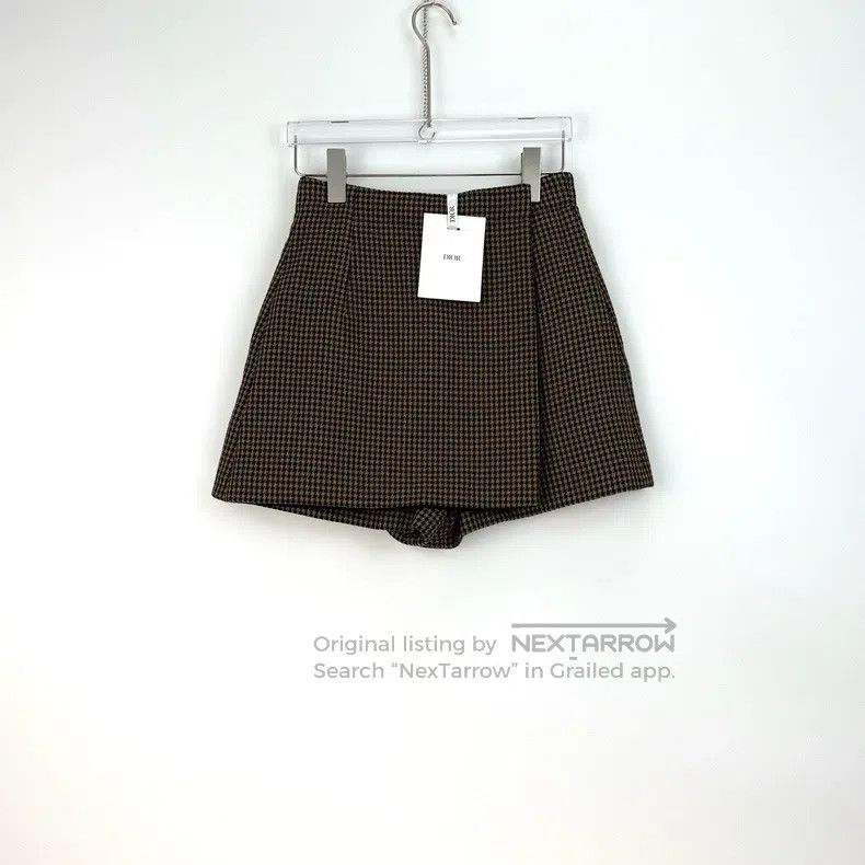 Dior Dior Coffee-coloured small square wool tweed shorts Size 24" / US 00 / IT 34 - 3 Thumbnail