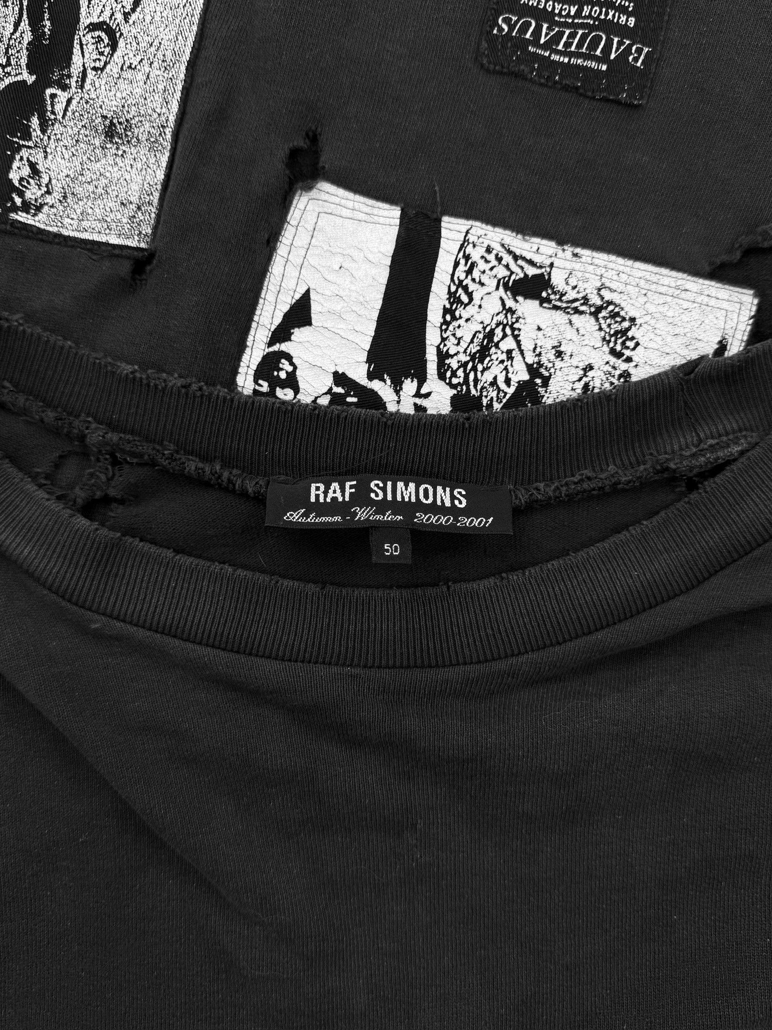 Raf Simons AW01 Raf Simons Riot Riot Riot Reverse Patch SAMPLE Crewneck Size US M / EU 48-50 / 2 - 3 Thumbnail