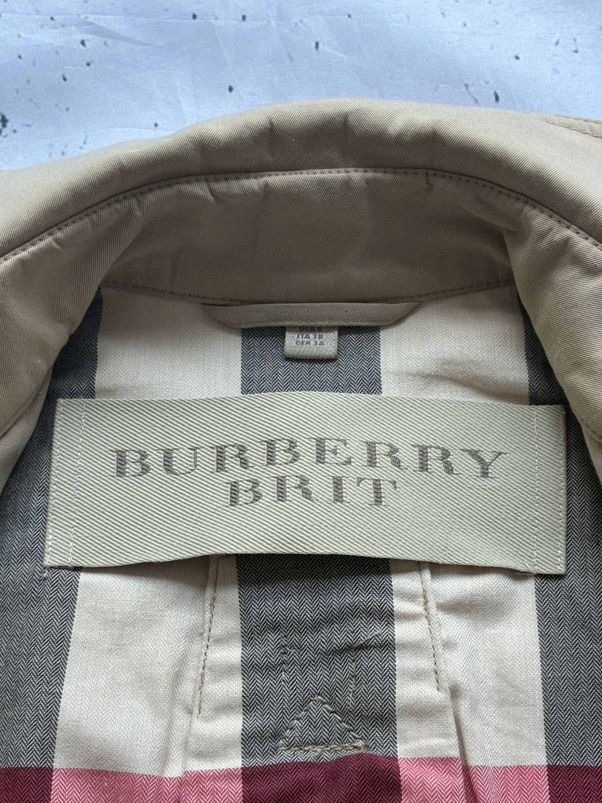 Burberry Burberry Brit Double-Breasted Short Beige Trench Coat Size XS / US 0-2 / IT 36-38 - 4 Thumbnail