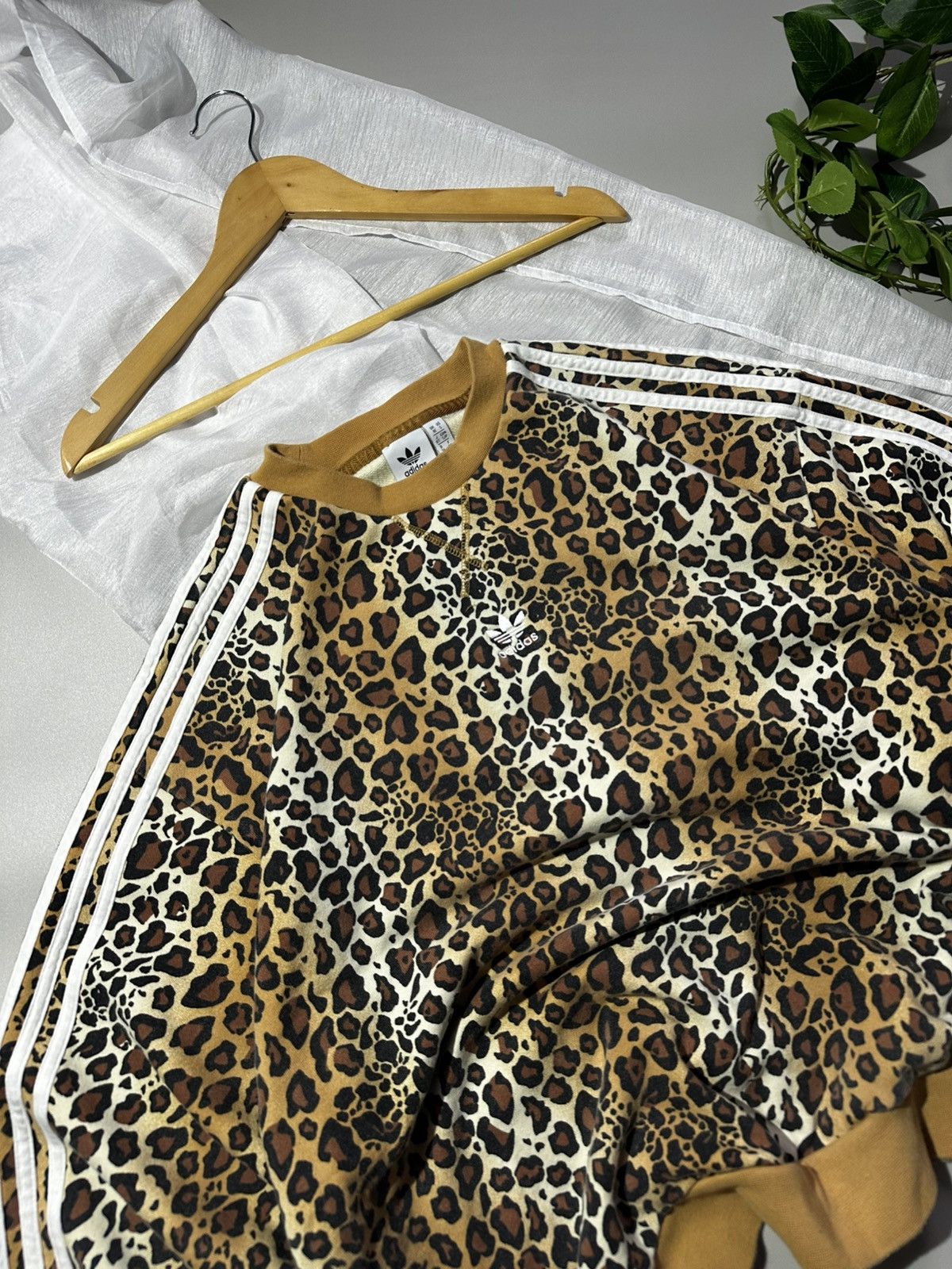 Adidas Oversized Leopard Sweatshirt Adidas Originals Size L / US 10 / IT 46 - 6 Thumbnail