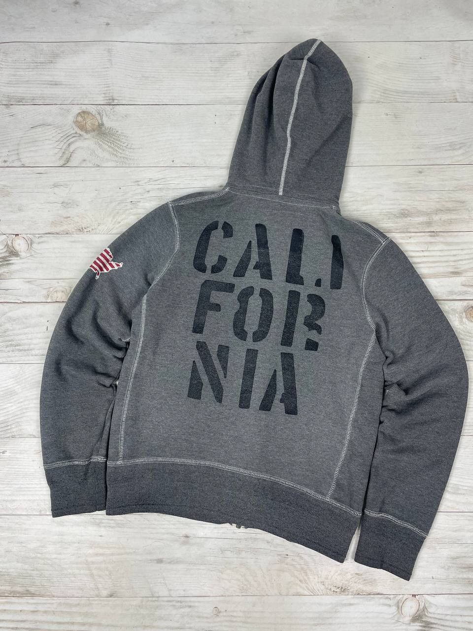 True Religion Vintage True Religion Hoodie Full Zip California USA Flag Size US M / EU 48-50 / 2 - 2 Thumbnail