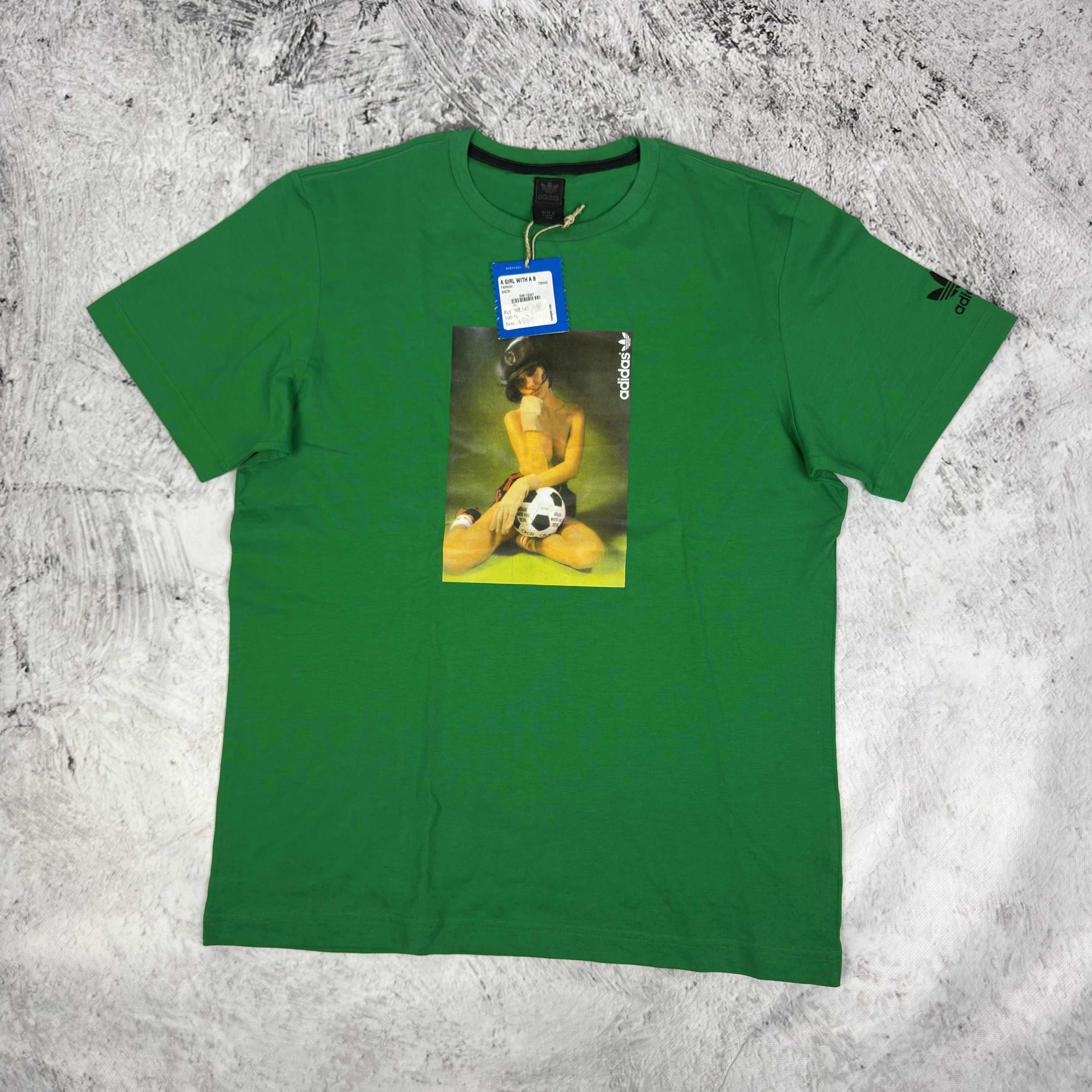 Adidas Adidas mens A Girl with AB Fairway Gazon Graphic T-Shirt S Size US S / EU 44-46 / 1 - 1 Thumbnail