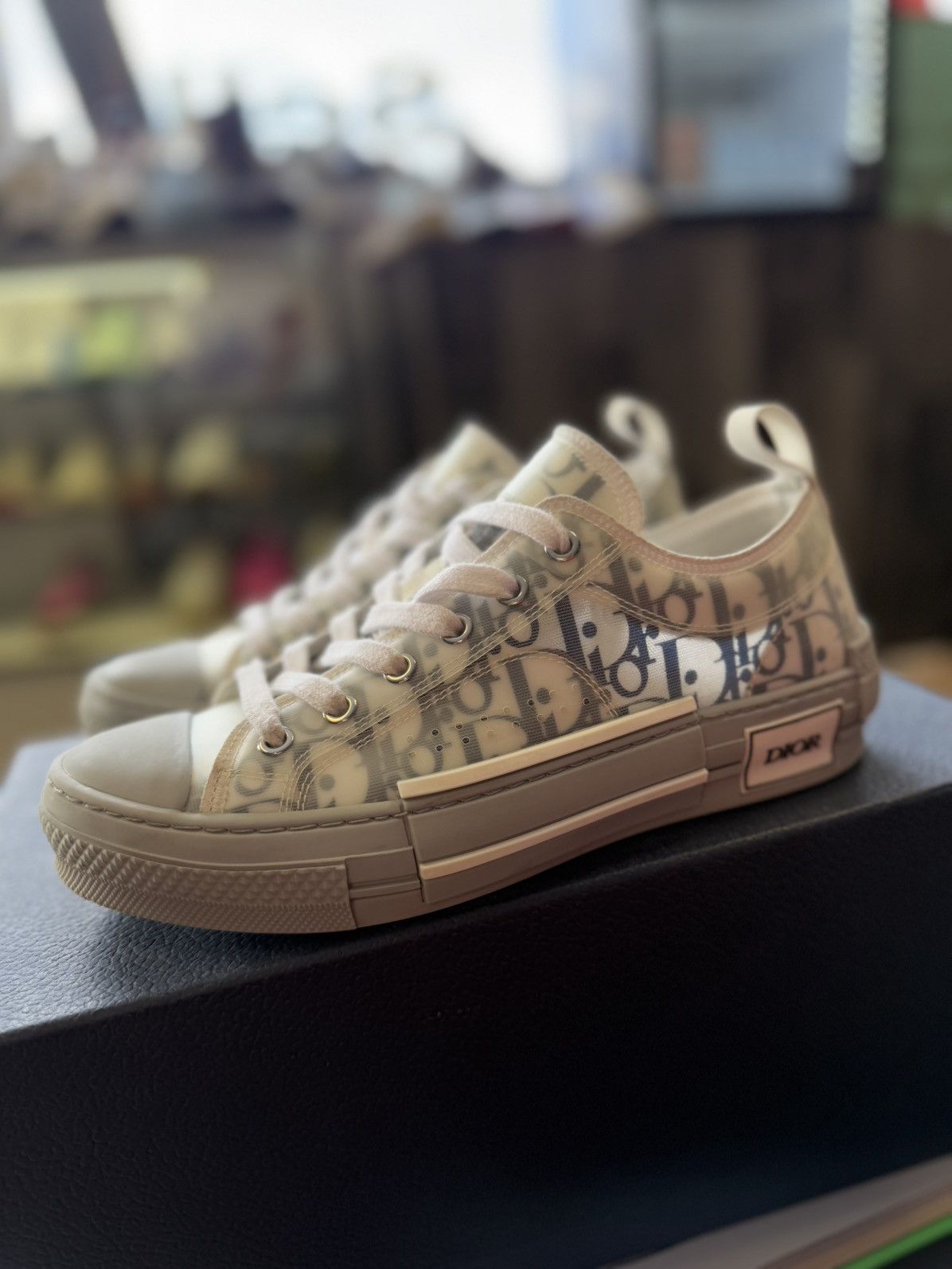 Dior Dior Low Top Canvas Oblique Sneaker Size 38EU/5US Size US 5 / EU 37 - 8 Thumbnail