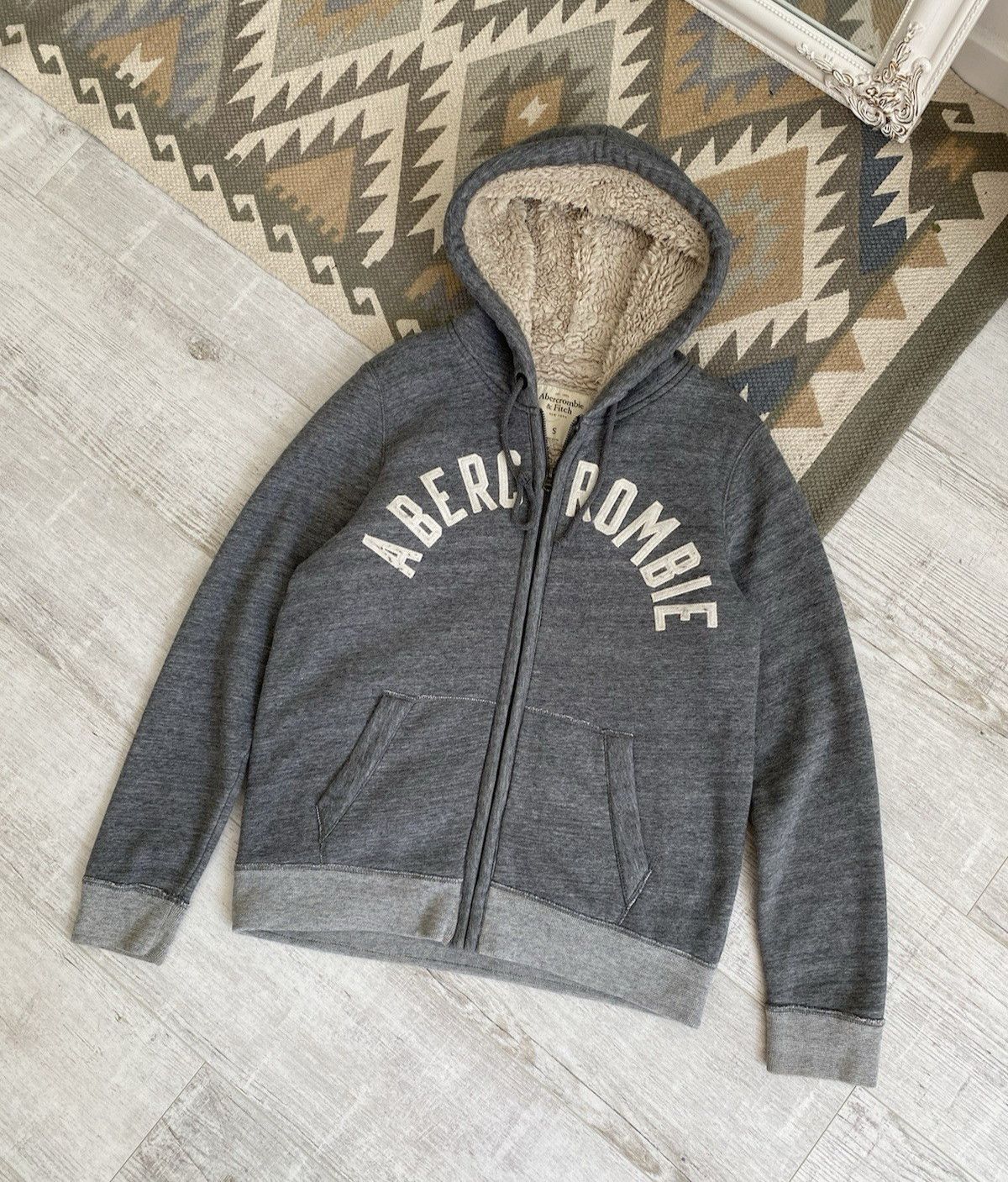 Abercrombie & Fitch Y2k Abercrombie Fitch Fur Spell Out Hoodie Size US M / EU 48-50 / 2 - 1 Thumbnail