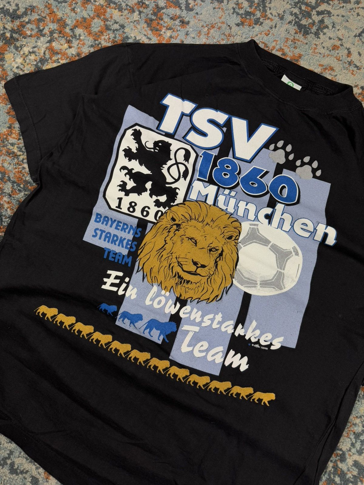 Vintage Vintage 90s TSV 1860 Munich football soccer team graphic tee Size US XL / EU 56 / 4 - 5 Thumbnail