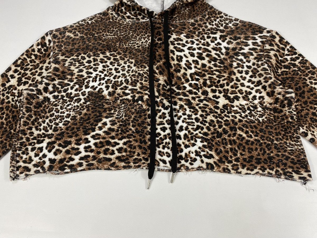 Vintage Vintage Y2K Made In Italy Leopard Cropped Hoodie OS Size ONE SIZE - 4 Thumbnail