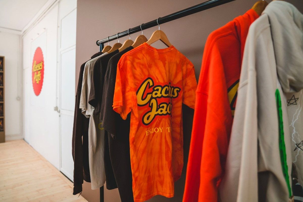 Travis Scott XL Travis Scott Reese's Puffs Orange Hoodie Cactus Jack Size US XL / EU 56 / 4 - 23 Thumbnail